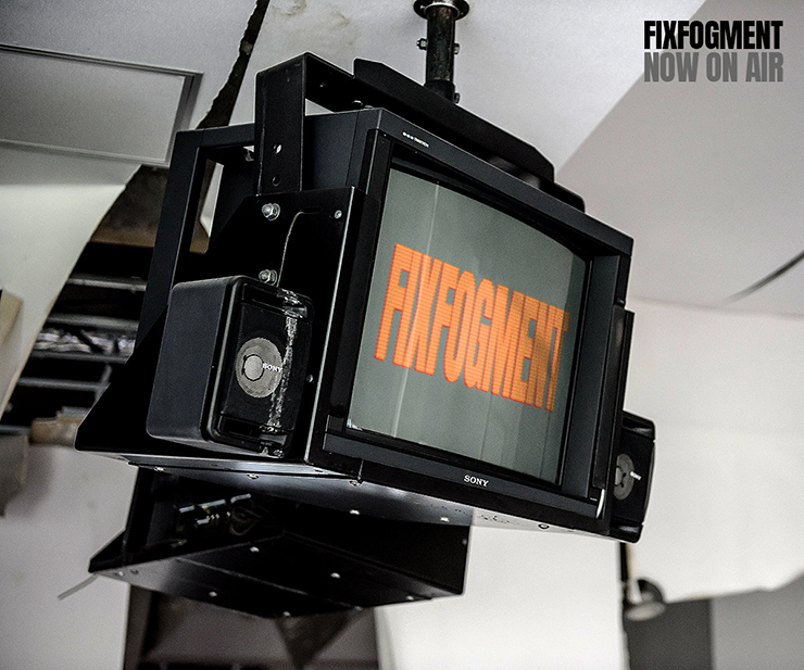 Photoshopでブラウン管テレビにグラフィックを合成する方法 文字 画像を斜めに変形する Photoshopド定番チュートリアル デザインする デザインってオモシロイ Mdn Design Interactive