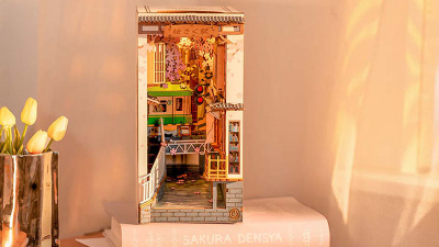 プラザクリエイト、ブックヌックシリーズより「桜さく駅」「マジック