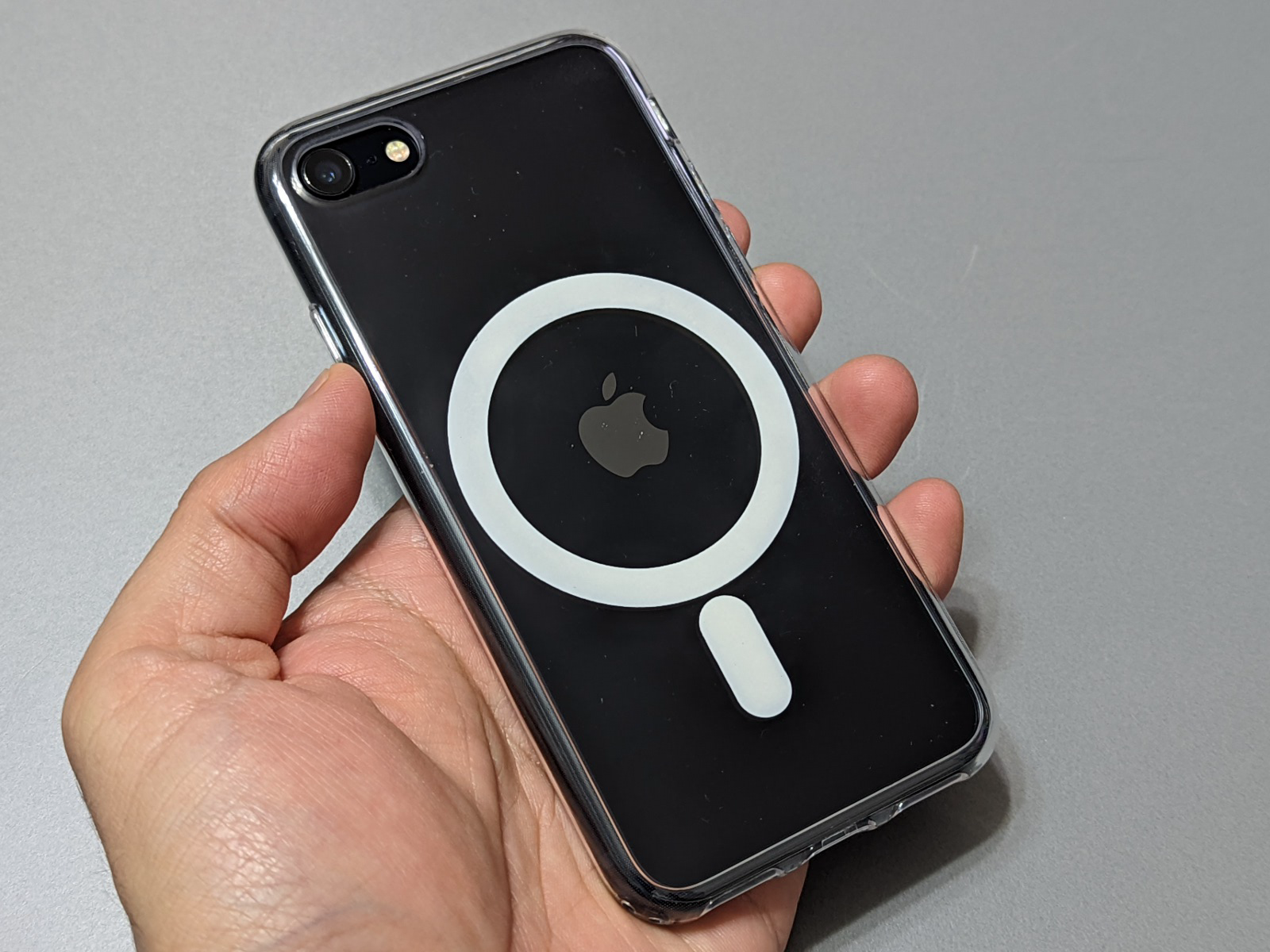 使えるアクセサリが激増する!? MagSafe非対応の第3世代iPhone SEで