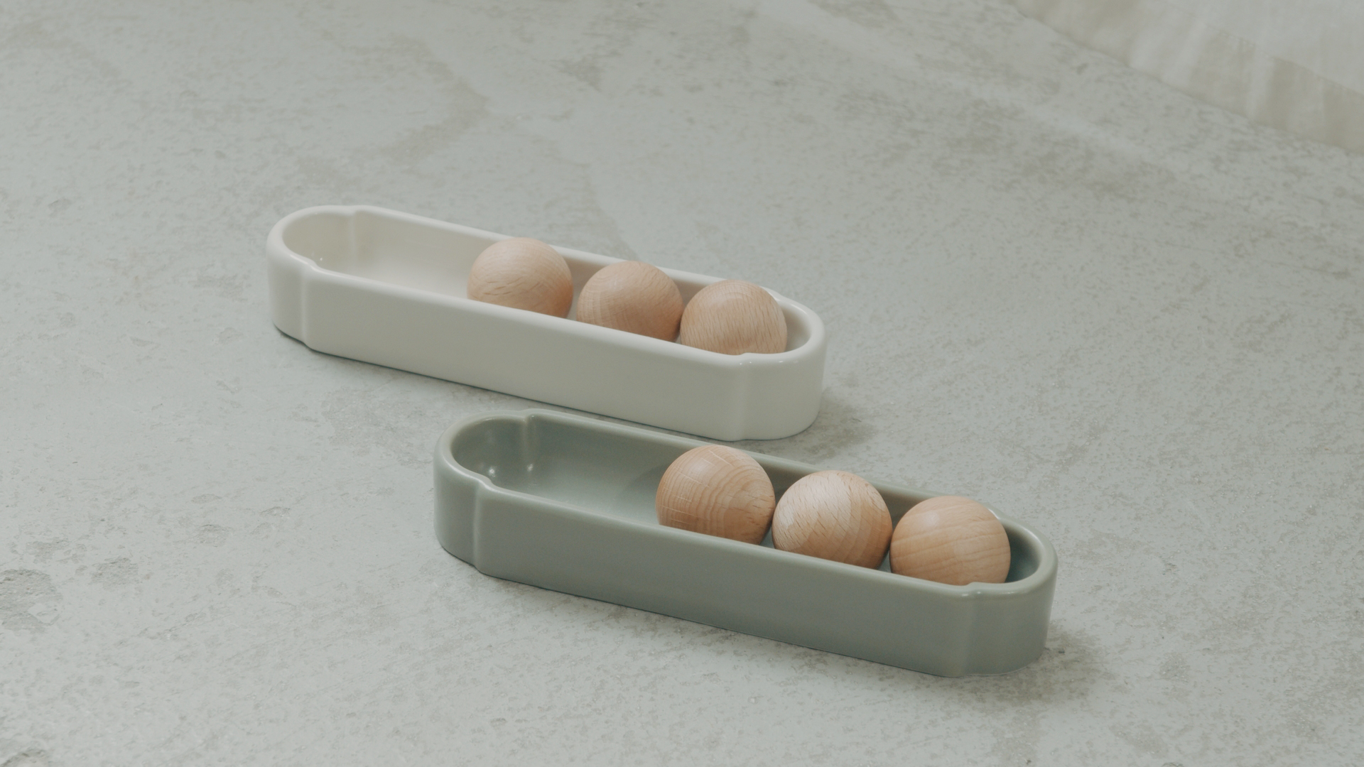 ハリオ商事、木製ボールを転がして癒す新感覚アロマディフューザー