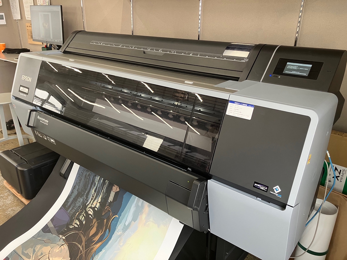 印刷会社の社内ギャラリースペースで開催されるイラスト展「ON Paper」