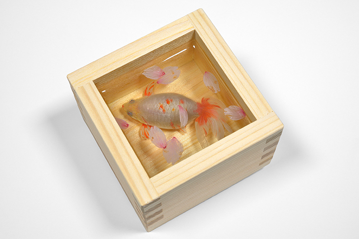 透明樹脂に金魚を描く深堀隆介氏の展覧会 金魚鉢 地球鉢 アート イベント ニュース デザインってオモシロイ Mdn Design Interactive