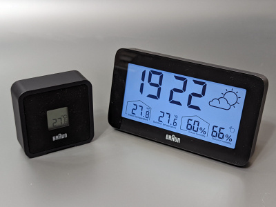 室内にいながらにして室外の気温と湿度も！機能美と実用性が反映された