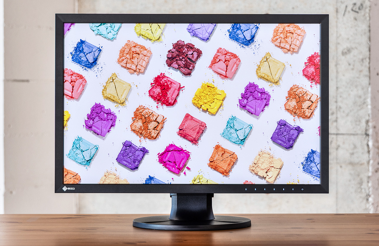 EIZOモニターのColorEdge CS2400Rでビビッドな結晶の写真を表示