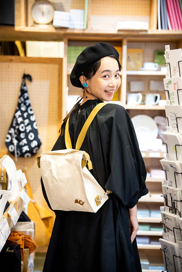 【月光荘　画材店　銀座　キャンバスバッグ】 月光荘の名品が教えてくれる「ほんもの」の温もり ｜ 特集『月光