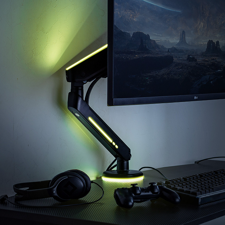 7色のLEDで165パターンに光る「モニターアーム」がサンワ