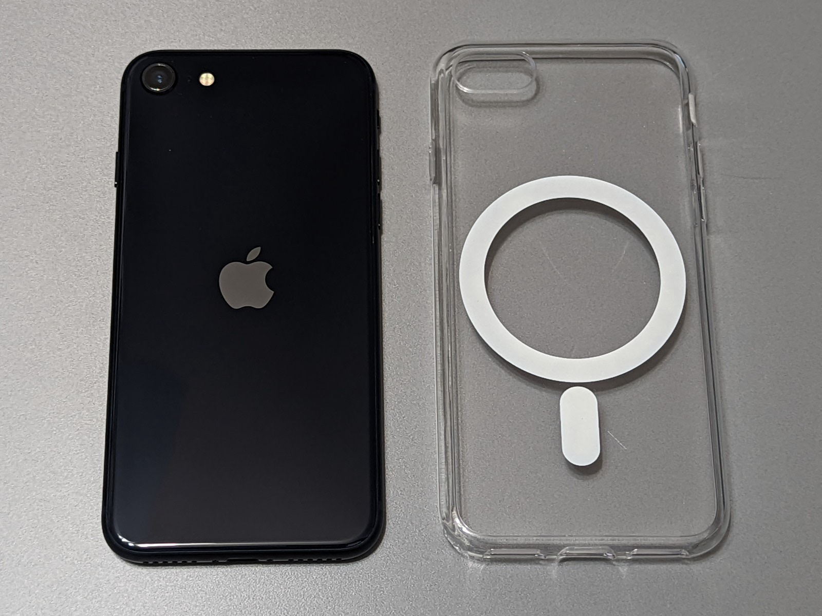 使えるアクセサリが激増する!? MagSafe非対応の第3世代iPhone SE