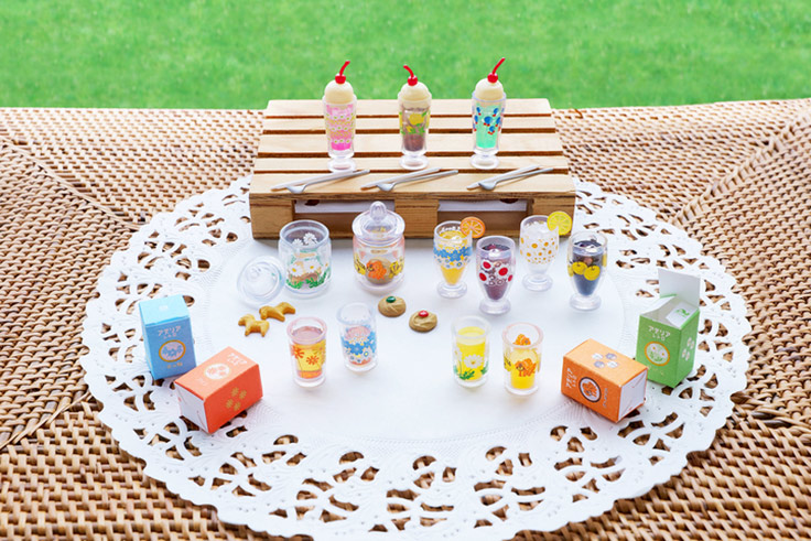食器ブランド「アデリアレトロ」のミニチュアフィギュアが石塚硝子の