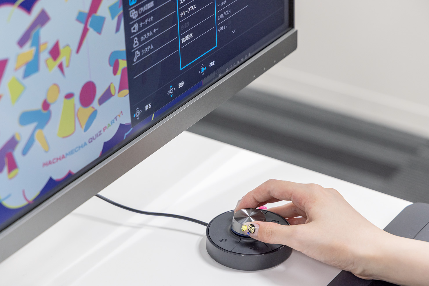 PD2706UA（BenQの27型4K UHDモニター）を人気デザイナーが