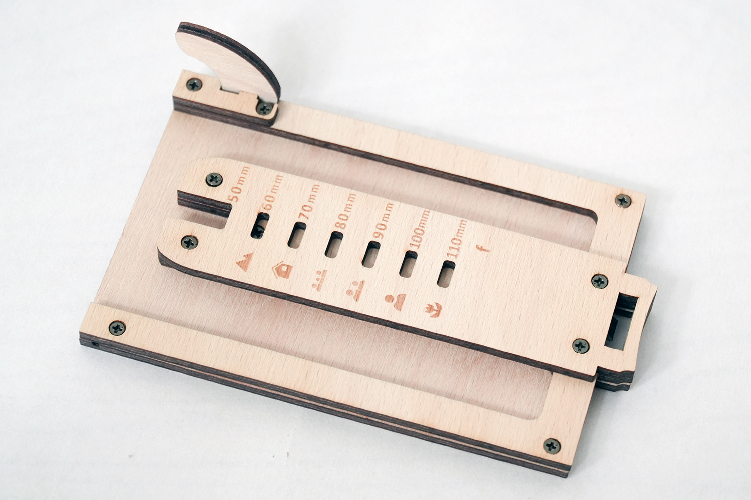 カメラ本体を好きなカラーにアレンジできる！組み立て式のDIY