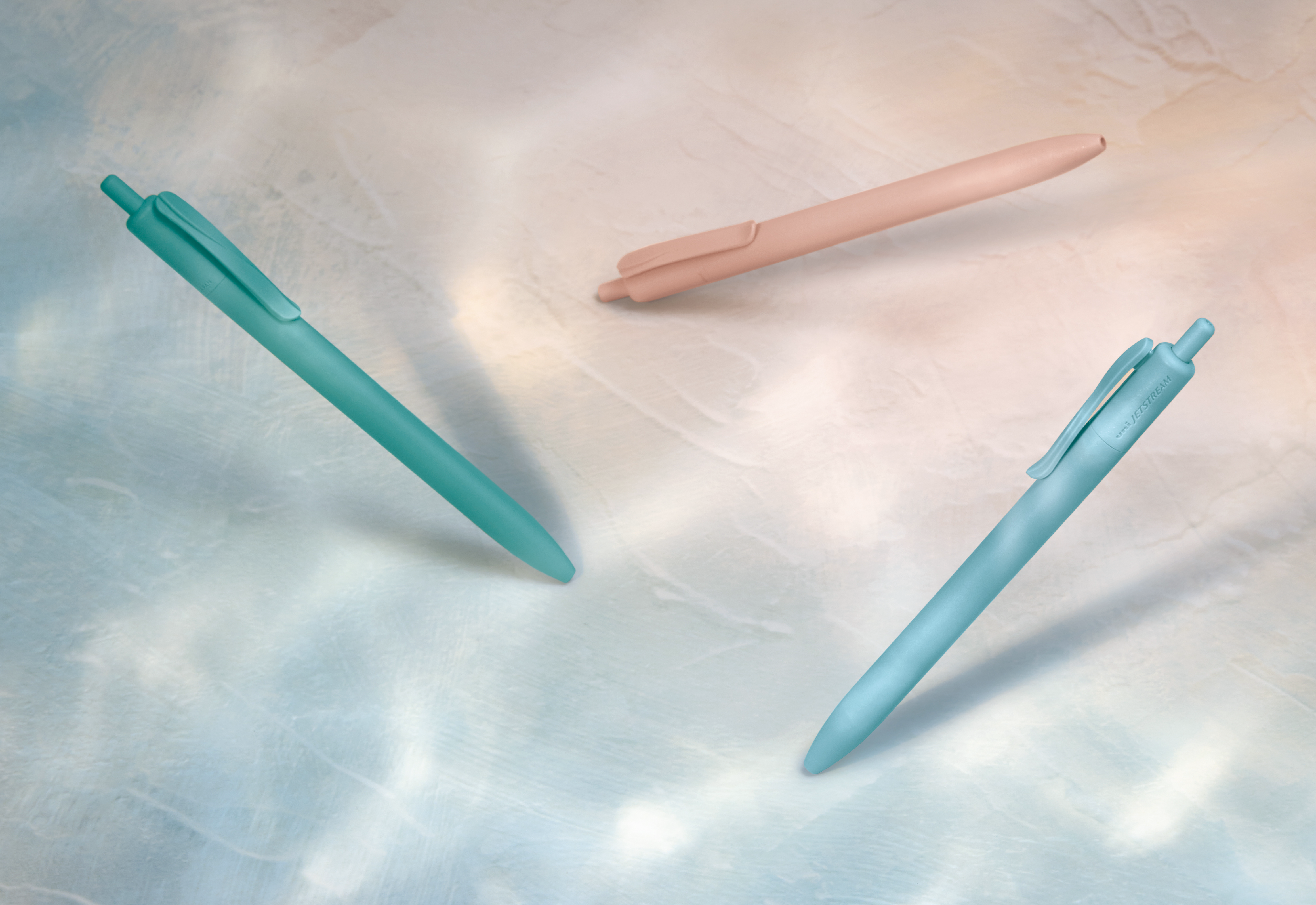 三菱鉛筆から廃棄材料を再利用したサステナブル文具「ジェット