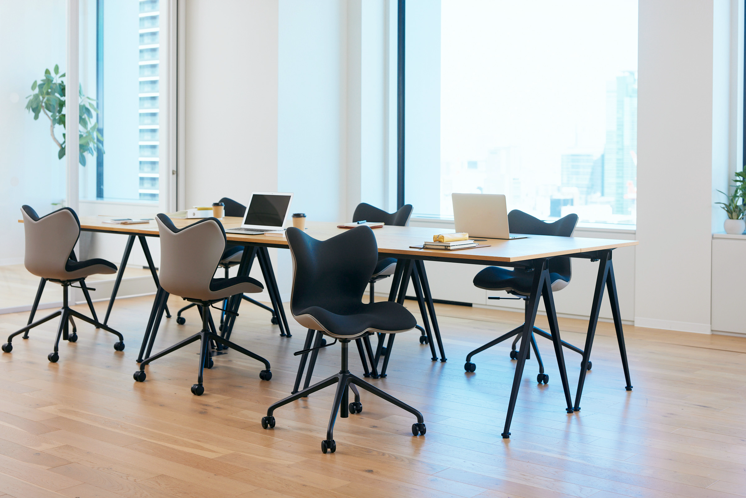 身体に負担の少ない姿勢をサポートする健康チェア 「Style Chair