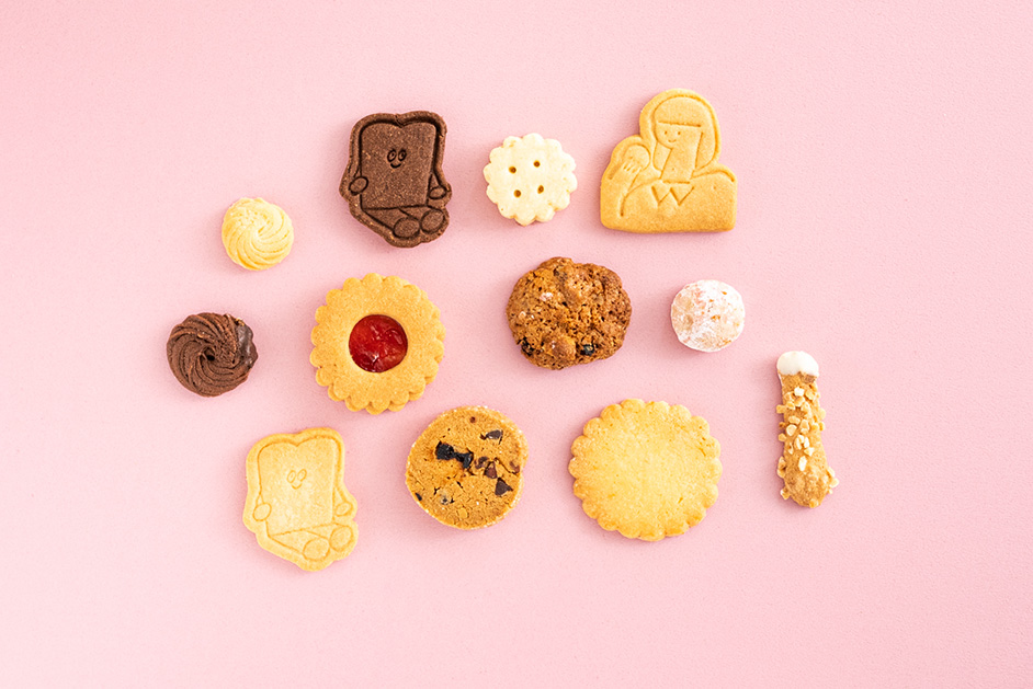クッキー缶 ビスケット缶特集 Baker Baker Cookie Can とっておきのクッキー缶 アート カルチャーと遊ぶ 暮らすをデザインする デザインってオモシロイ Mdn Design Interactive