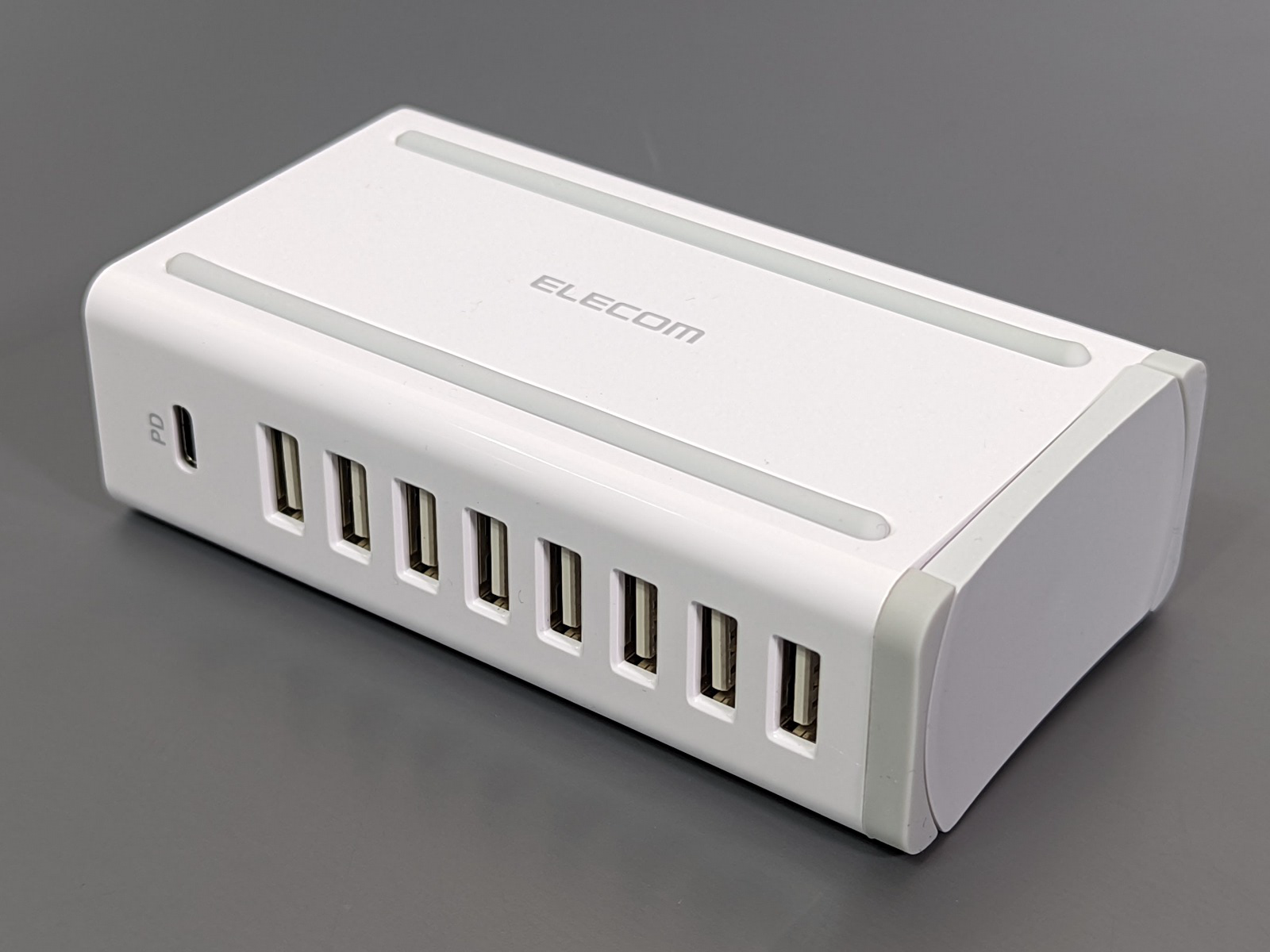 急速充電対応のUSB Type-Cポートも搭載、8＋1ポートが使える欲張りなUSB充電器 ｜デザインを深掘り MdN