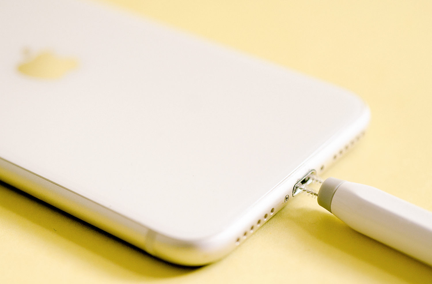 AirPodsやiPhone、MacBookをとことん掃除できる「AirCare2.0」で AirPodsやiPhone、MacBookをとことん掃除できる「AirCare2.0」で