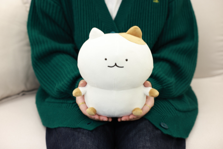 イラストレーターかやぬゆみ氏が描く「ねこ」のぬいぐるみが