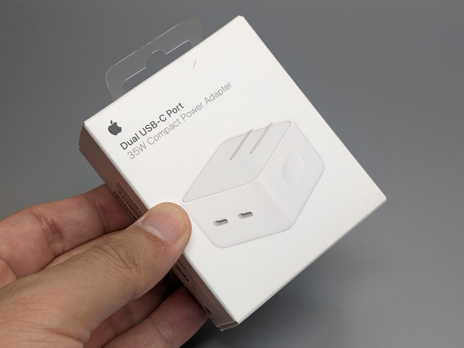 Apple純正、2ポートUSB-C充電器​​「デュアルUSB-Cポート搭載35W 