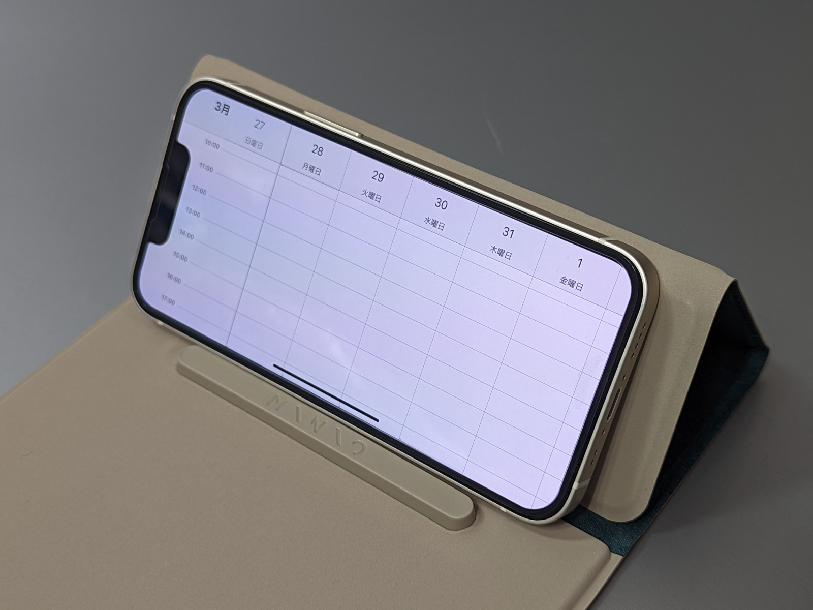 外出先での作業に超便利 マウスパッド スマホスタンド 小物整理バンド の複合グッズ Itライター 山口真弘の気になるグッズラボ プロダクトに出会う デザインってオモシロイ Mdn Design Interactive