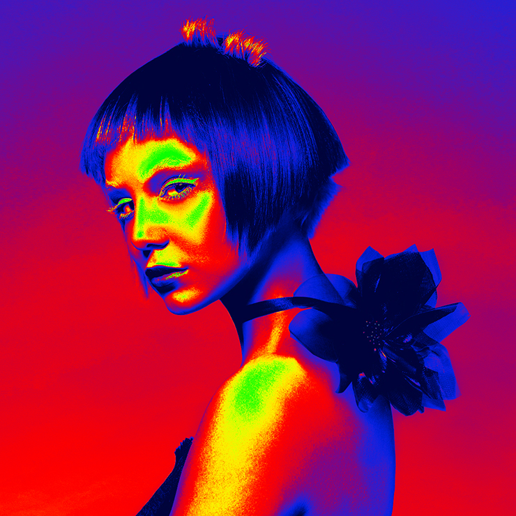 Photoshopで写真加工してサーモグラフィー風のビジュアルを作るために写真にグラデーションをのせた画像