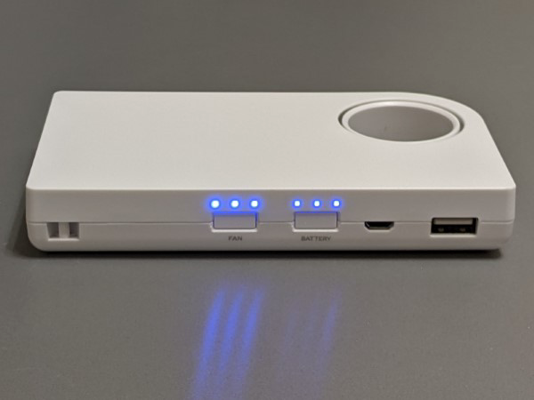 エッこれが扇風機？ スマホの充電にも利用可能、外出先への