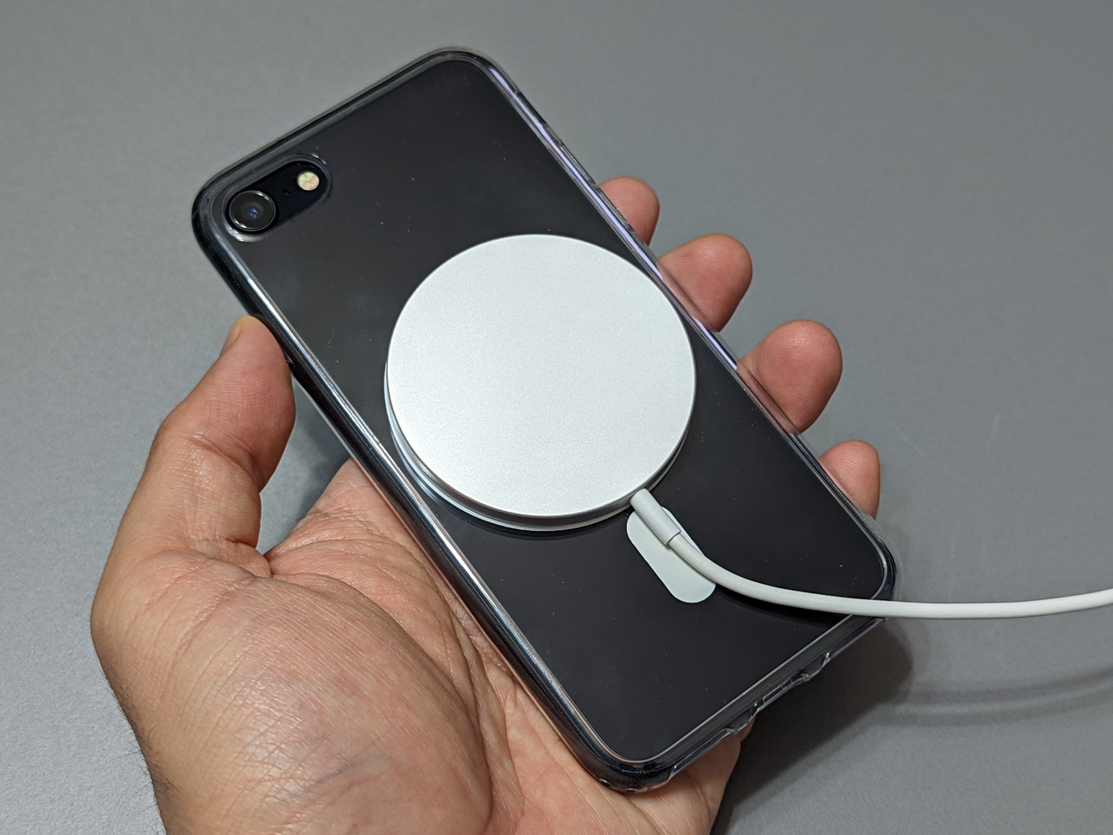 使えるアクセサリが激増する!? MagSafe非対応の第3世代iPhone SE