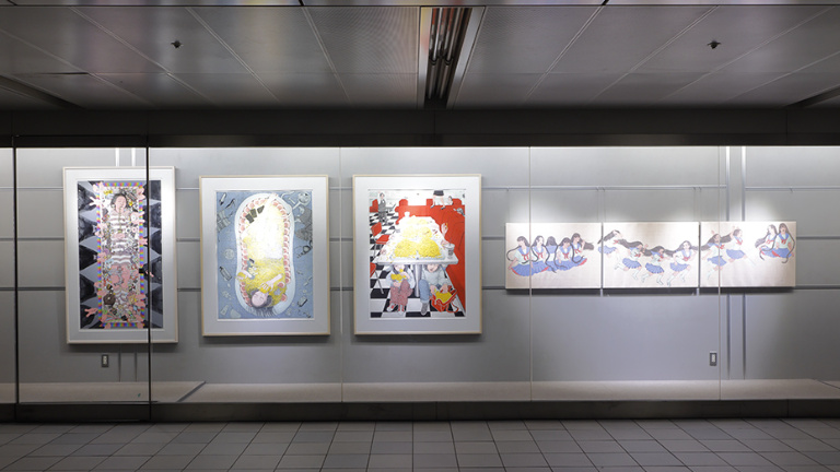約束のネバーランド” の作画などで知られる出水ぽすか氏の個展