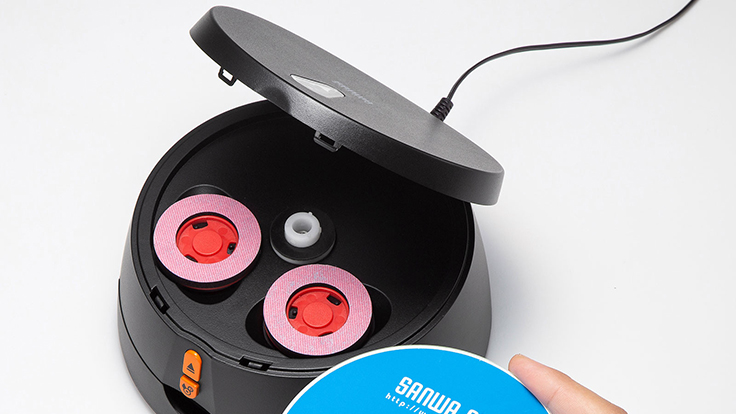 CDやDVDの読み取りエラーの原因となる傷を研磨するディスク自動修復機