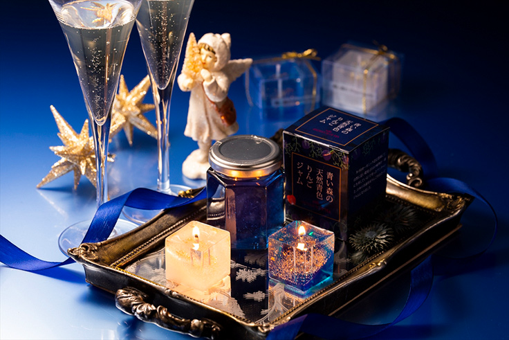 青い森の天然青色りんごジャム」とキャンドルのセットがヴィレヴァン