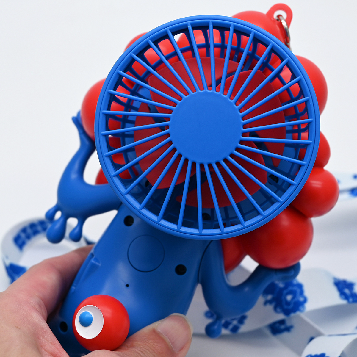 ヘソプロダクション、「EXPO2025 ミャクミャク ハンディファン」を発売