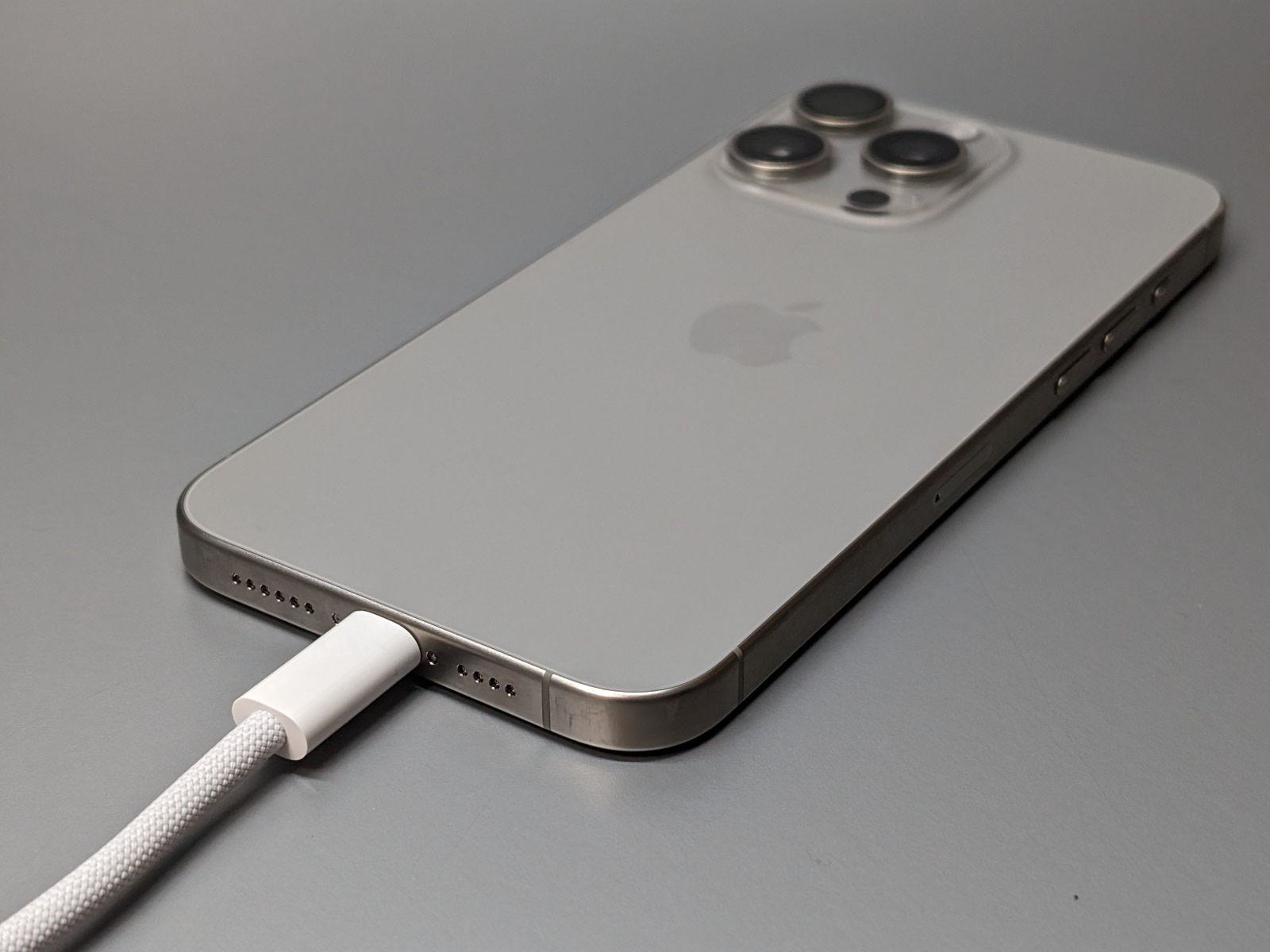Iphone 13 pro 256gb 本体+ケース+充電コード Iphone 13 pro 256gb 本体+ケース+充電コード 最大240Wまで対応