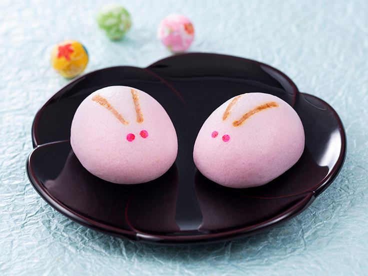 亀屋万年堂、2023年の干支を模したデザインの和菓子「うさぎ薯蕷饅頭